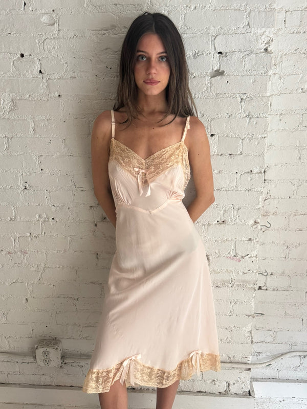 Vintage Pink Bow Slip