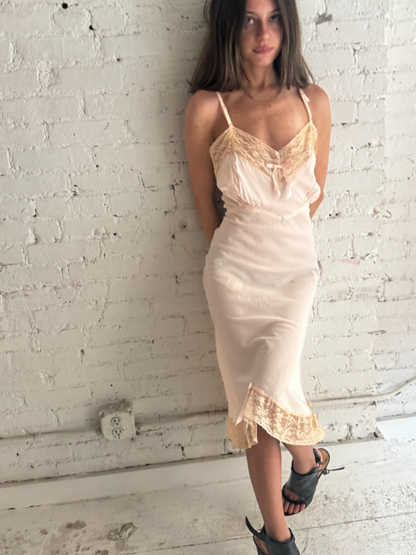 Vintage Pink Bow Slip